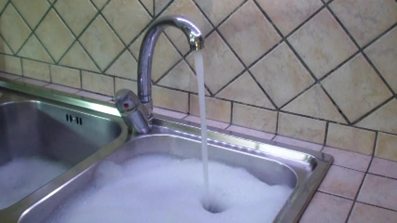 Как разблокировать слив кухонной раковины