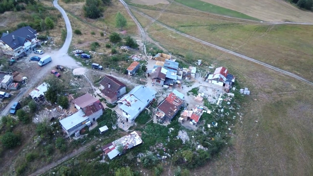Kaľava - Gipsy settlement / Kaľava - R&oacute;mska osada