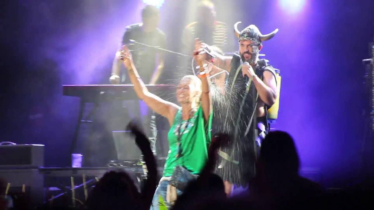 Heredeiros da Crus Festival de la luz 2016 Bautiso con Toñito de Poi