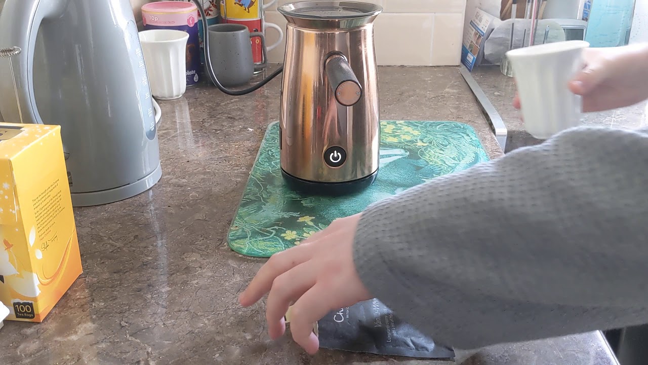 I Make Vanilla White Hot Chocolate With A Velvetiser