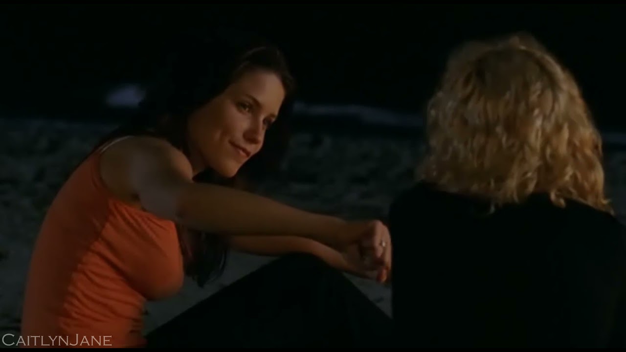 Brooke and Payton | Umbrella | One Tree Hill
