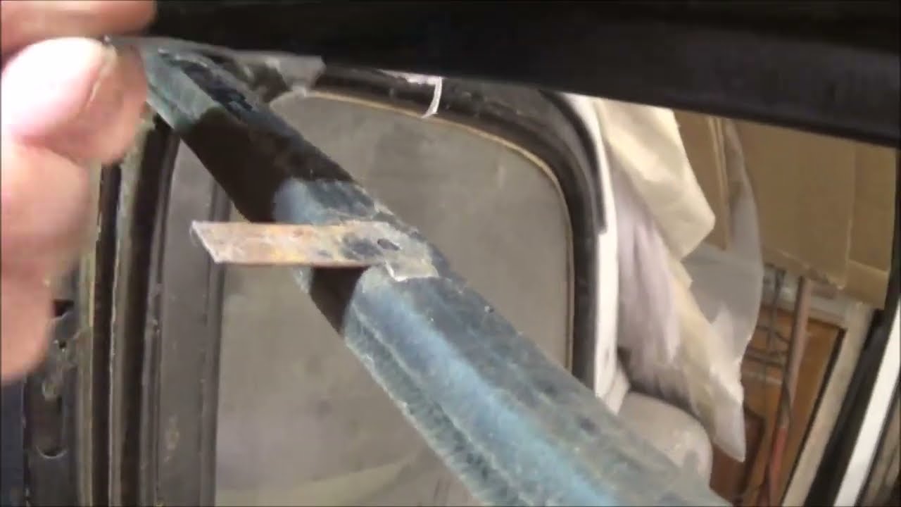 traction 11 & 15 fixation des glissières de vitres