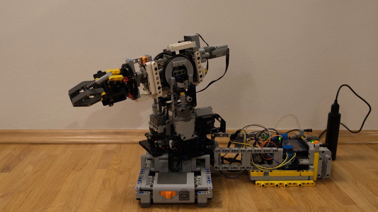 LEGO TECHNICS robot arm with Node MCU and MQTT control