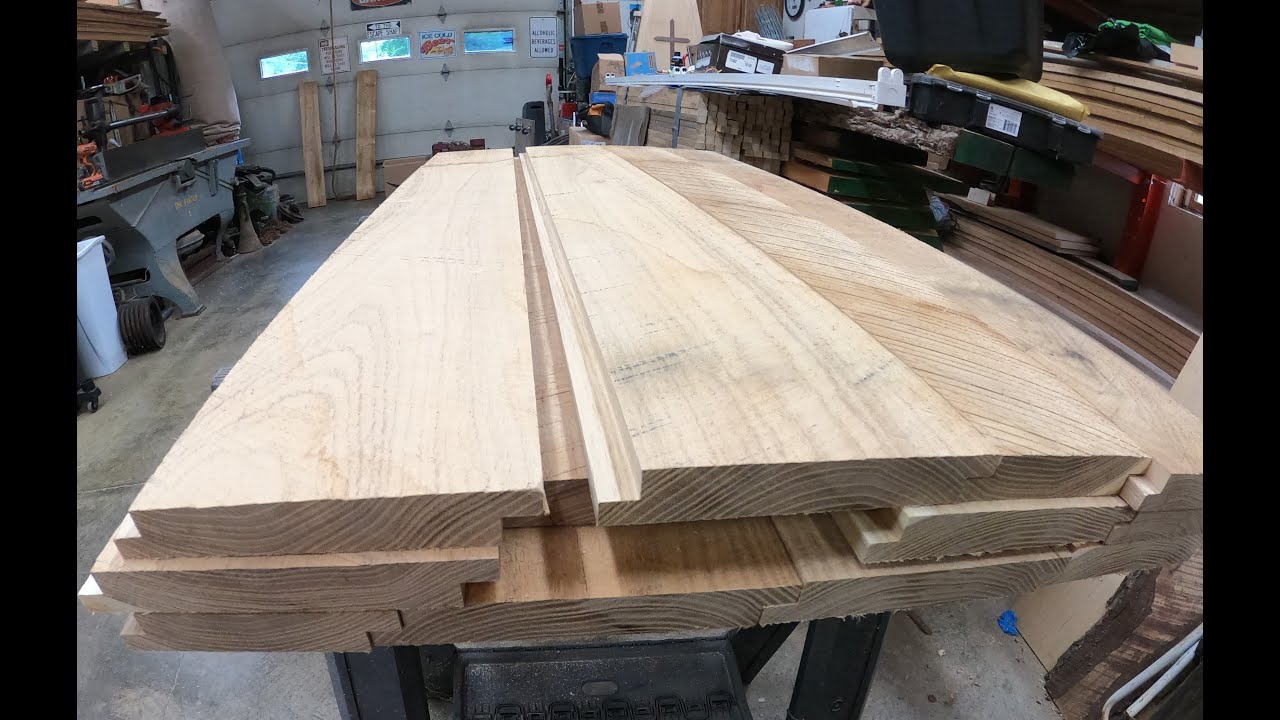 making black locust shiplap boards from a log we sawed on the sawmill# 305
