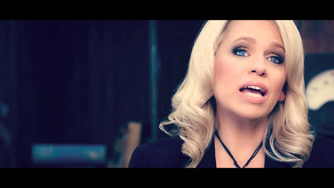 Beccy Cole - Broken Soldiers (Official Music Video)
