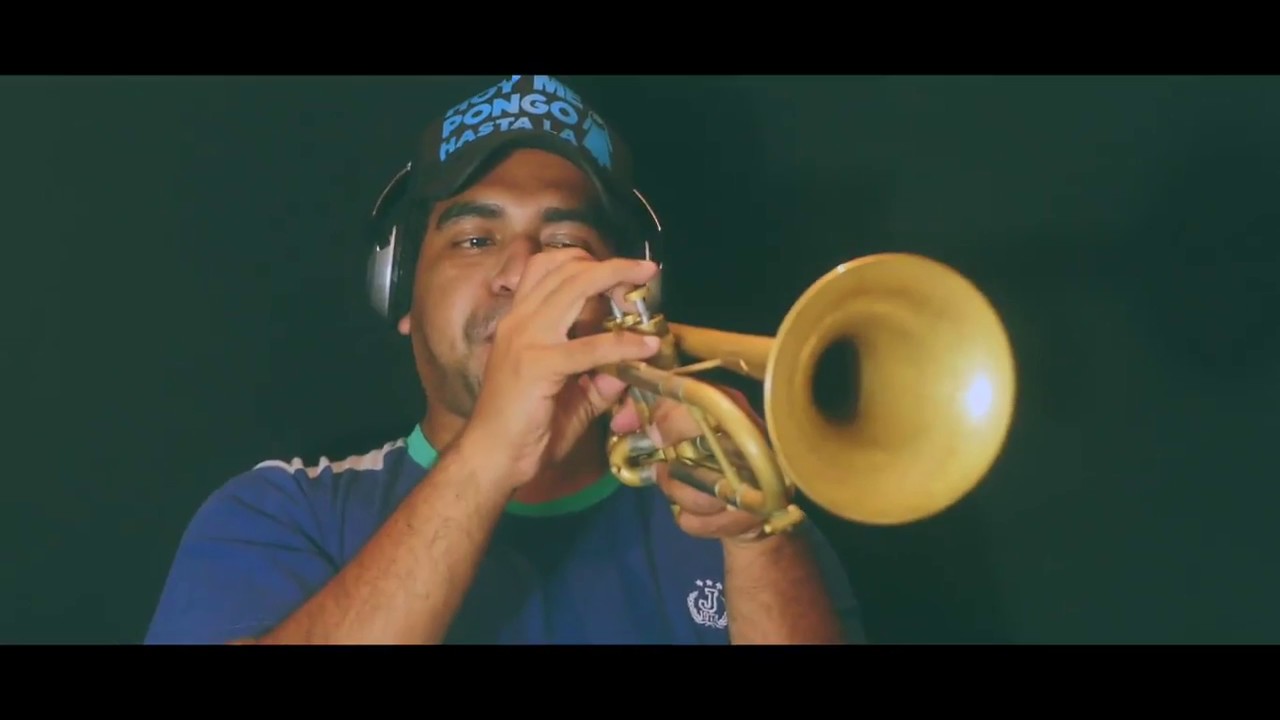 Daniel Villalobos- Que Viva La Cumbia