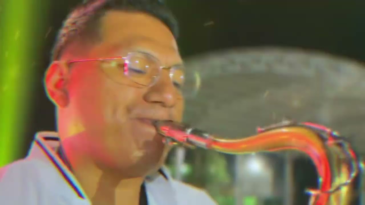 Emilio y sus teclados - el muruxhito