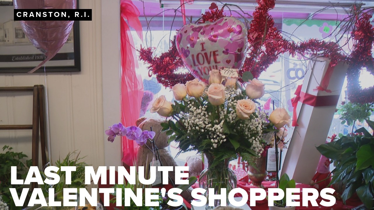 Last minute shoppers face the rush on Valentine's Day