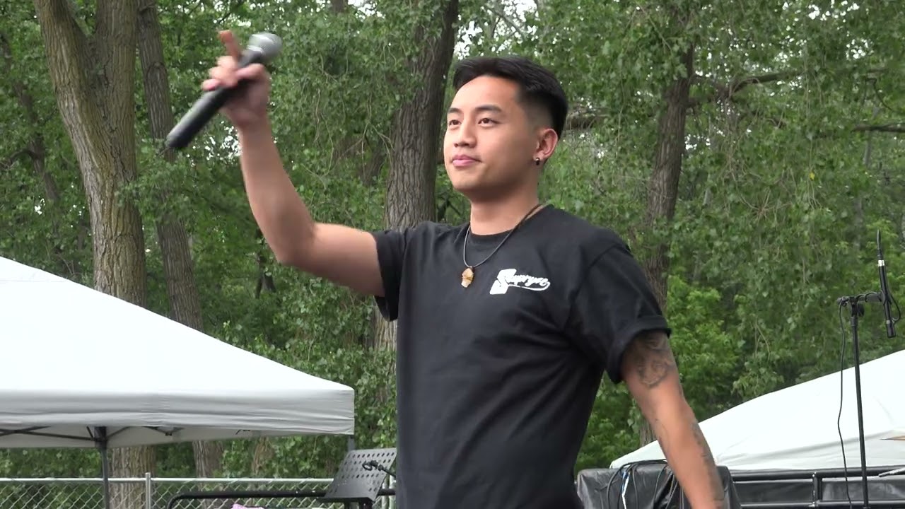 Yog nws tsismuaj tagkis -Chenning Xiong Live Performance@Hmong International Freedom Festival 7-3-22