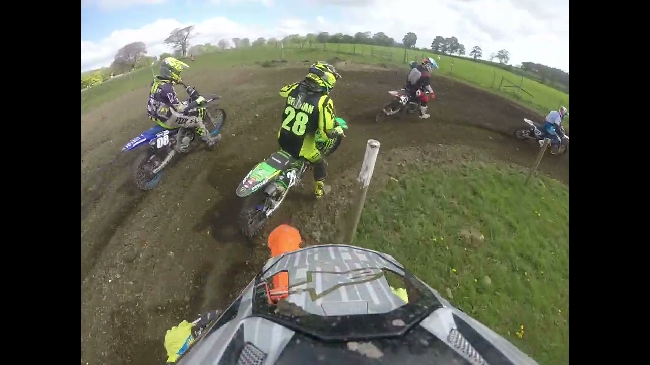 Racing motocross in the UK Grange moor Cs Mark Henderson white rose  2022 race 1