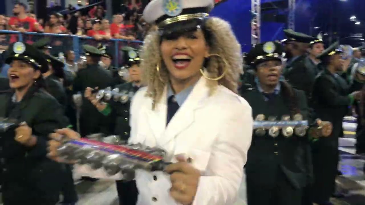 Por dentro da Bateria da Vila Isabel no desfile das campeãs 2022