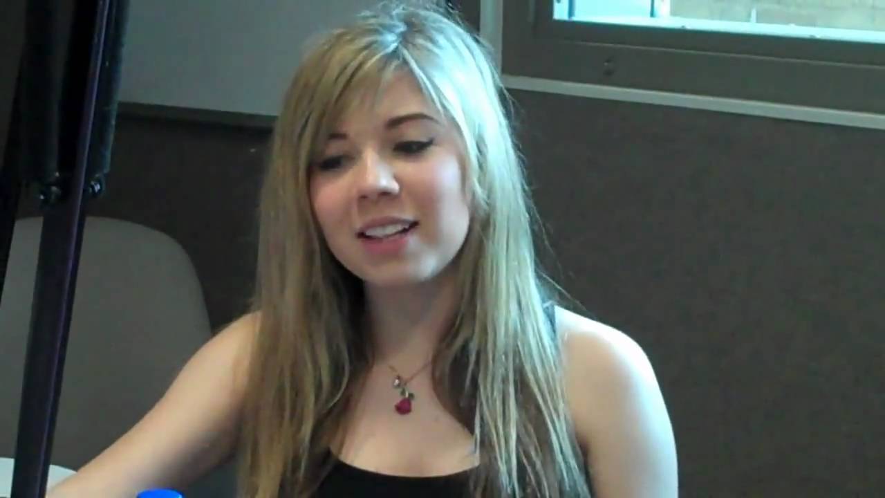 Bob Pickett visits with Jennette McCurdy