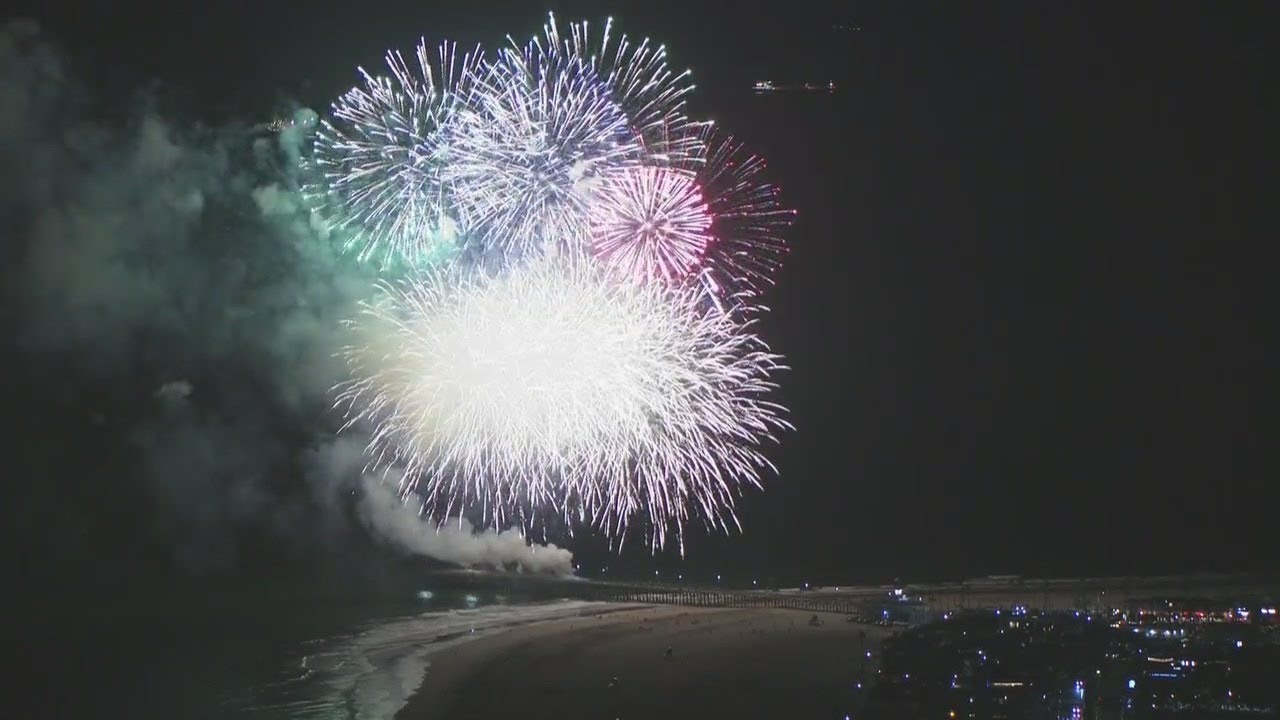 Fireworks show in Newport Beach Christmas Boat Parade