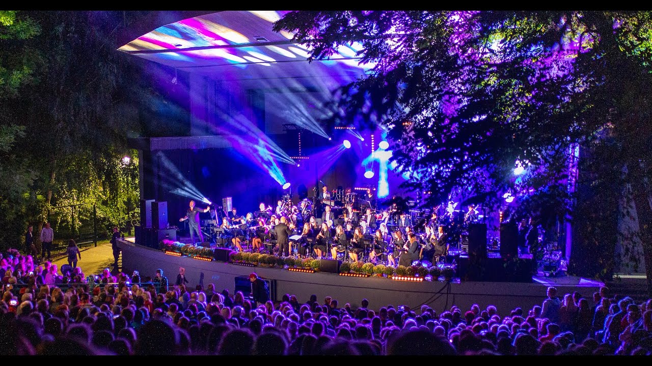 September - Kuba Badach i Wrzesińska Orkiestra Dęta