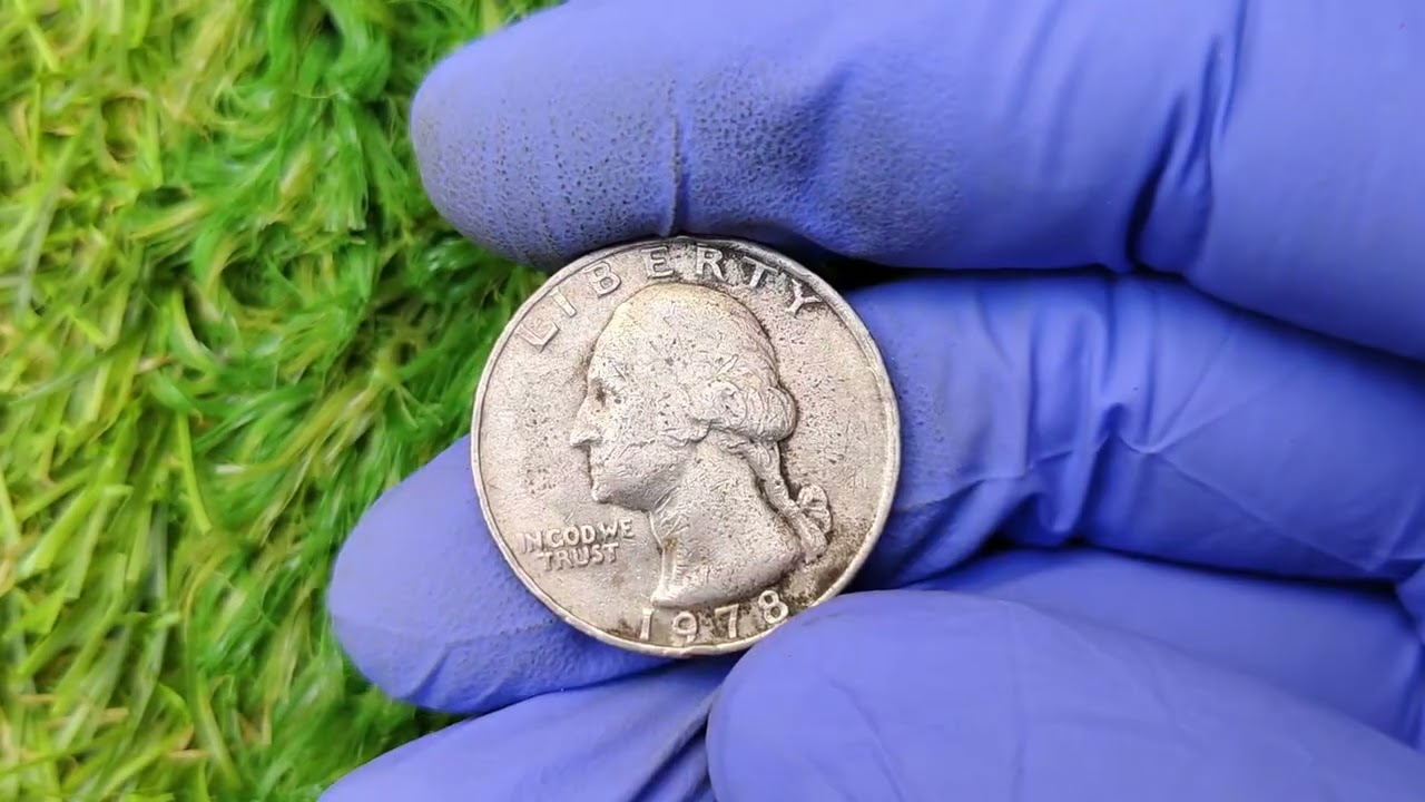 Редкие монеты достоинством в четверть доллара, принадлежащие Вашингтону, продаются за большие ден...