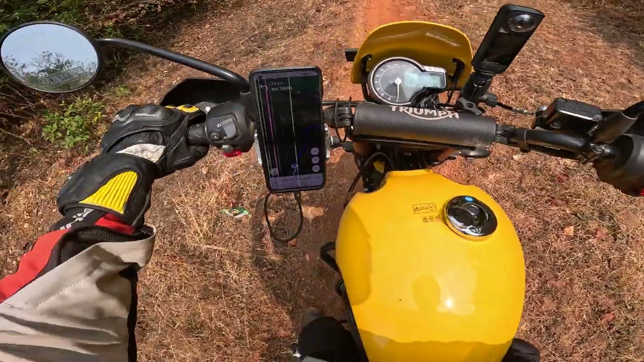 Lost in Chorla. Triumph Scrambler 400XC POV