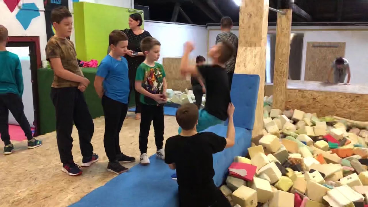 UM PARKOUR PARK - Mikul&aacute;&scaron;sk&yacute; parkour workshop