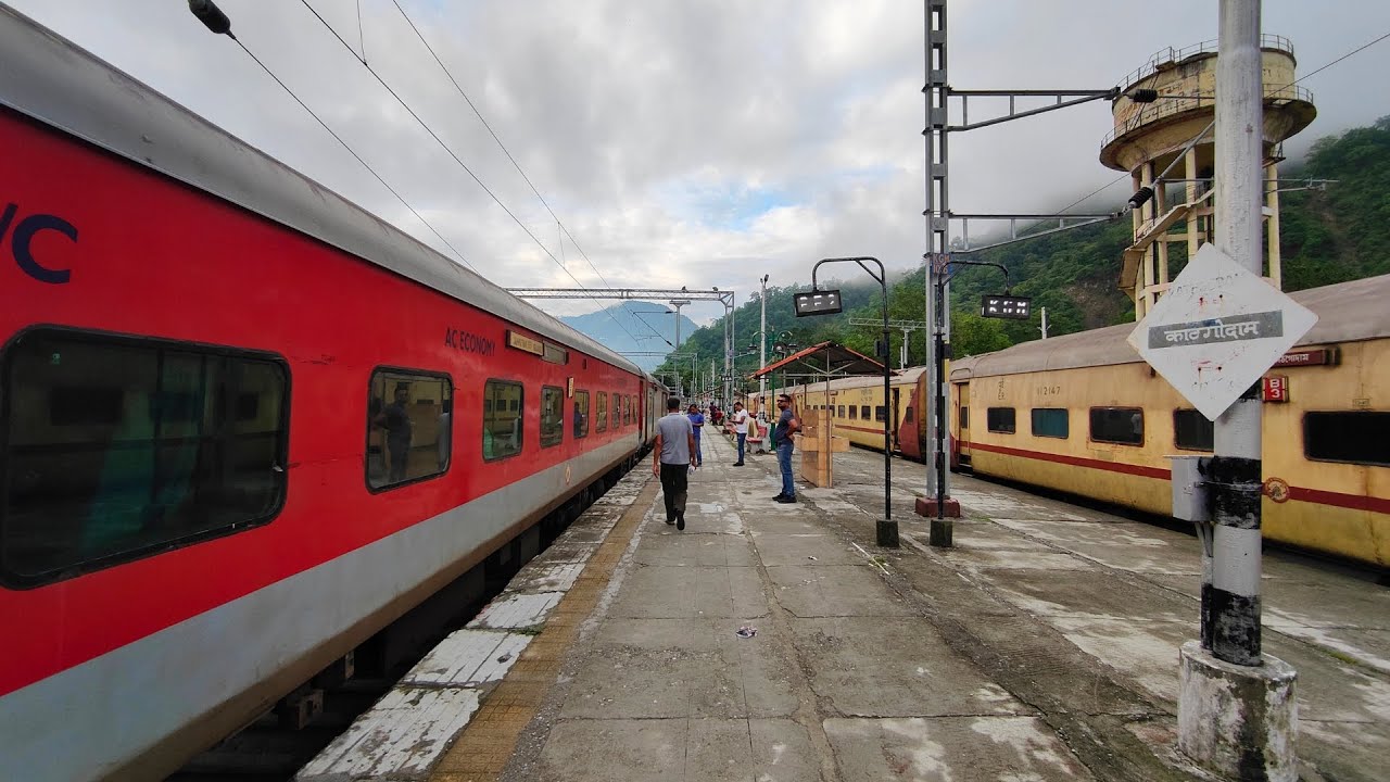 12210 Kathgodam - Kanpur Central Garibrath Express | Departure From Kathgodam & Run-through Haldwani