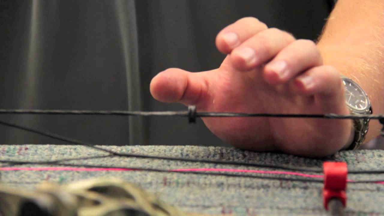 How to Serve in a Peep Sight by Draves Archery