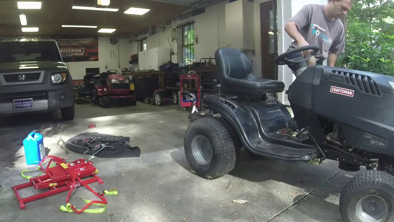 MTD Craftsman LT2000 returns to put a trans pulley back on and get new drive belts