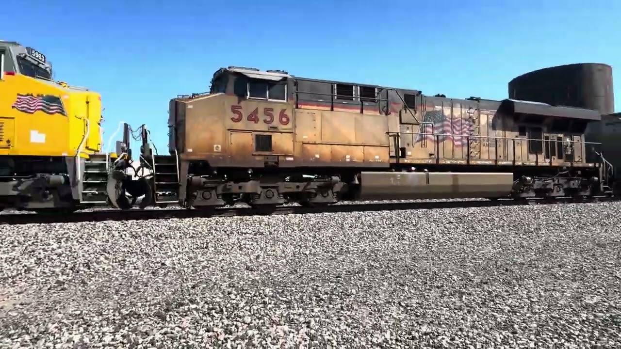 UP 2762 leads this monster train Eastward through Az. 