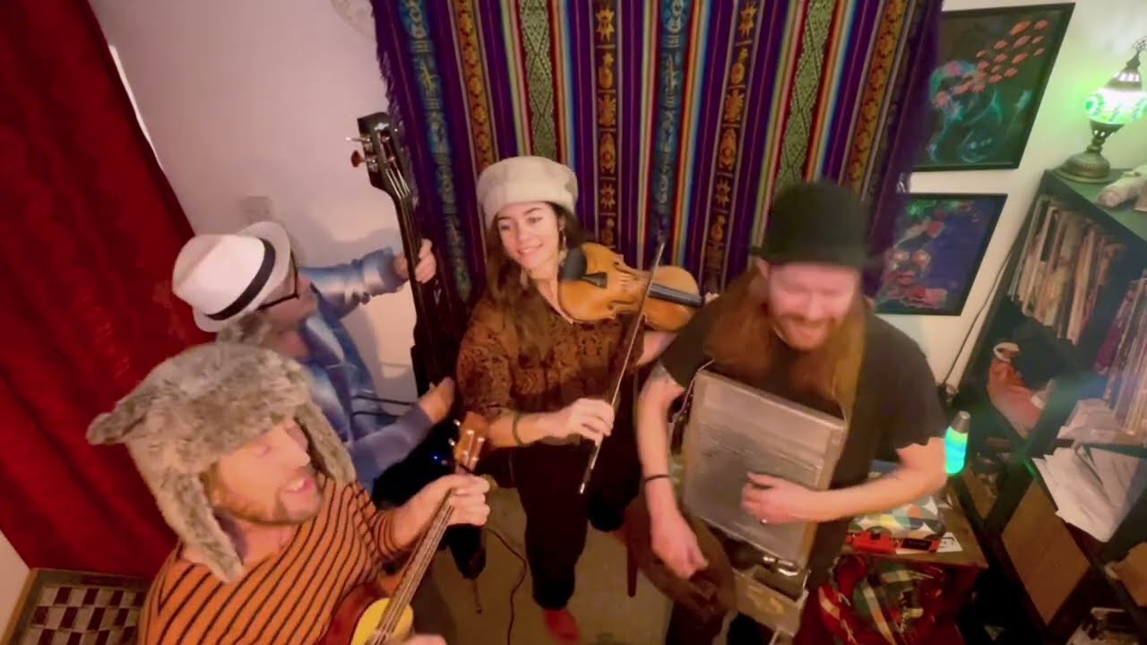 Detour Medley - Animal Krackers
