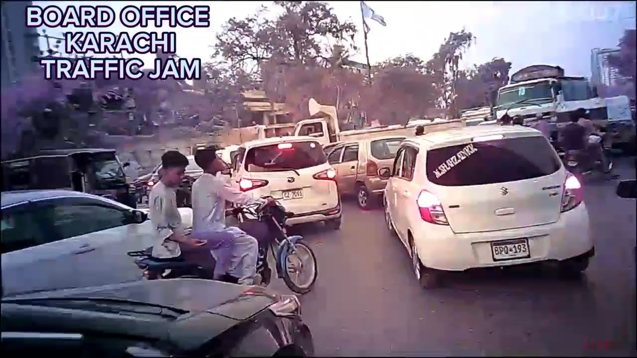 LIVE ROADS OF KARACHI . TRAFFIC JAM , BUT NOTHING TO JAM