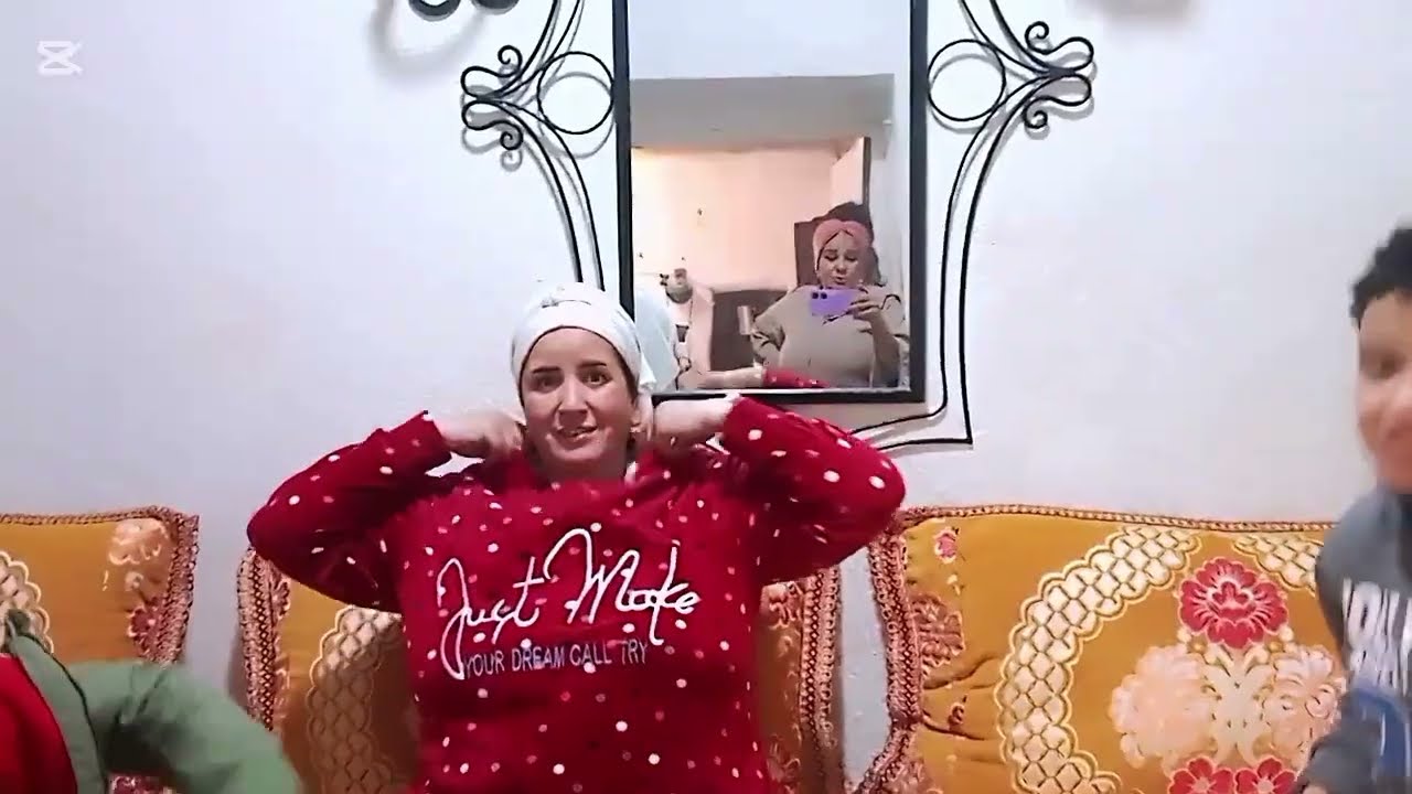 مشيت عند بشرى لقيتها خارجا هي ورجلها😂😍0638340582