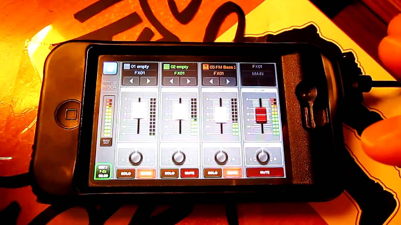 Intua Beatmaker 2 - Hip Hop beat - MPC STYLE - iphone 4 & ipod touch & ipad - Jay Ellyiot (HD)