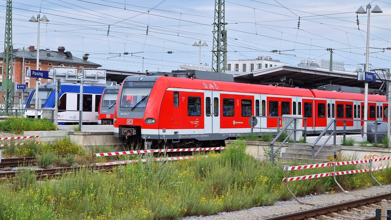 München-Pasing mit S-Bahn München, BR 111, DB Regio, Go Ahead,...