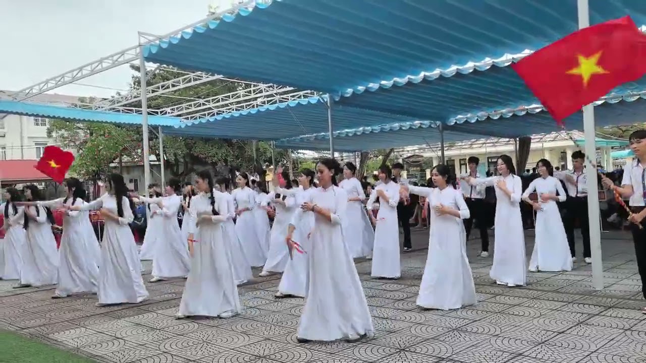 Nhảy dân vũ vươn vai VN lớp 11A6