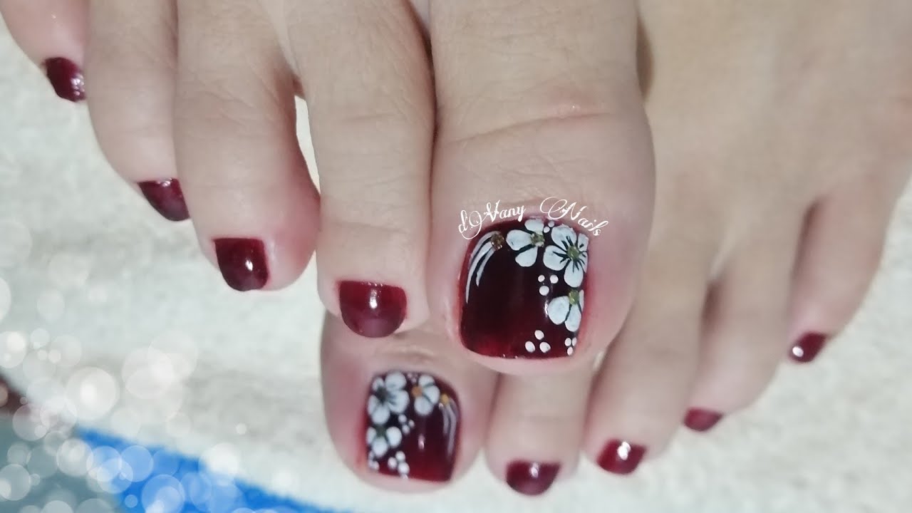 IDEAS PARA UÑAS DE LOS PIES | DISEÑOS PARA UÑAS DE PIES EN COLOR VINO Y BLANCO | #NailArt