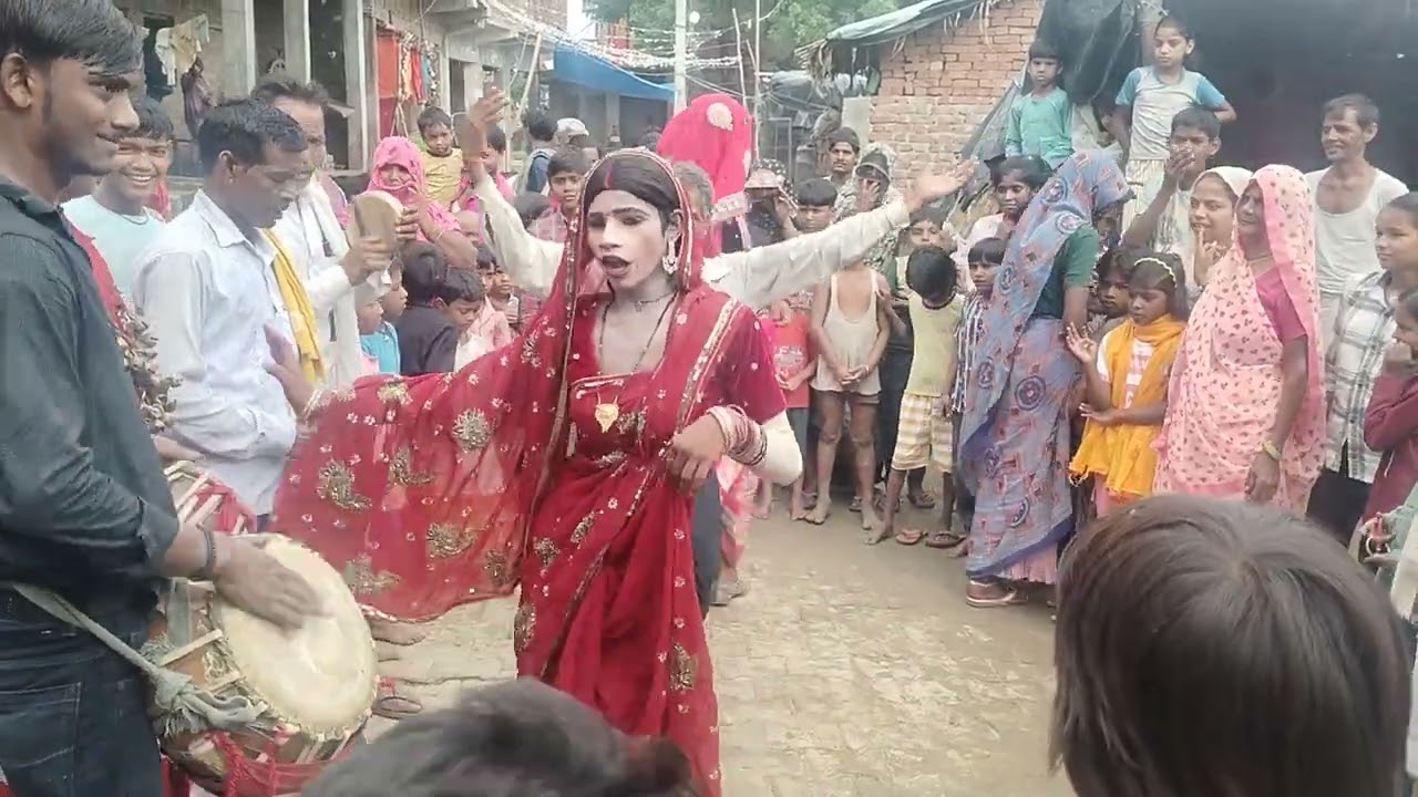 #देहाती डांस#जॉगिन पर नाचती हुई महिलाएं##viral #funny 
