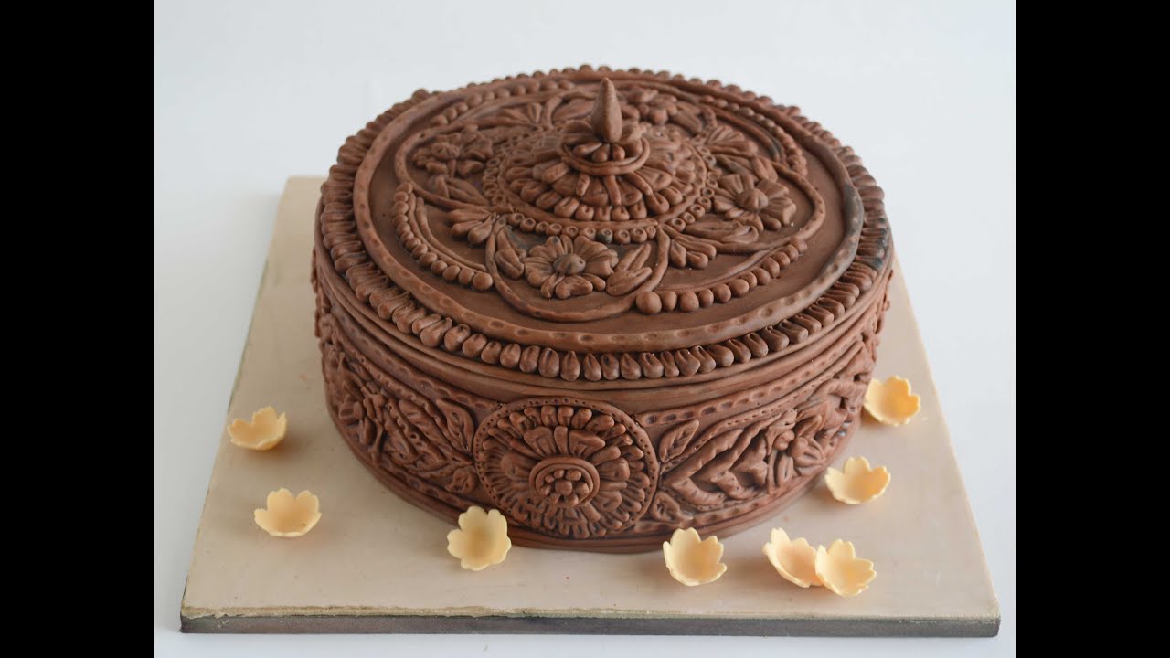 How to create Intricate wood work effect on cake with Fondant