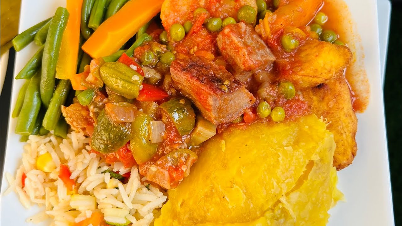 How to cook beef in a box, on top of food /traditional Ugandan cooking #villagecooking