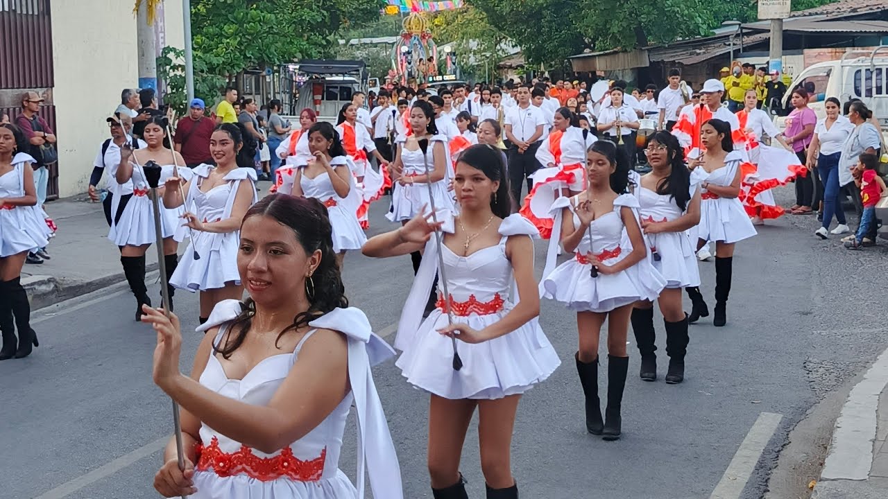 DESFILE DEL CORREO EN LAS FIESTAS PATRONALES DE SAN LUIS LA HERRADURA 