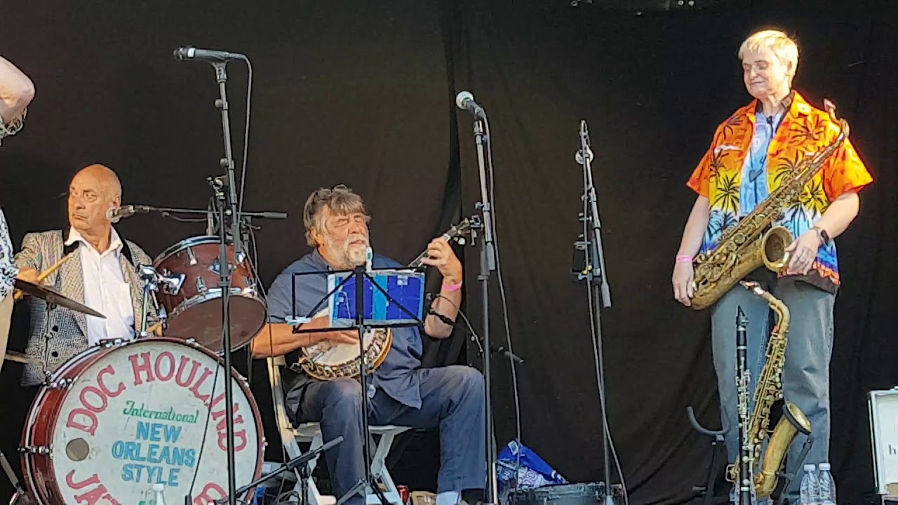 Doc Houlind International New Orleans Style Jazz Band featuring Sarah Spencer