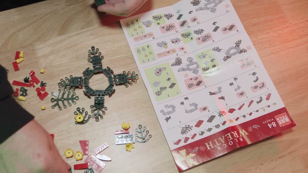 Holiday themed blocks! Wreath Build!