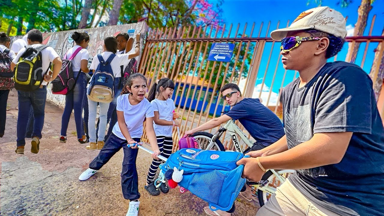 OS VALENTÕES ME PEGARAM NA SAÍDA DA ESCOLA  * DEU RUIM *