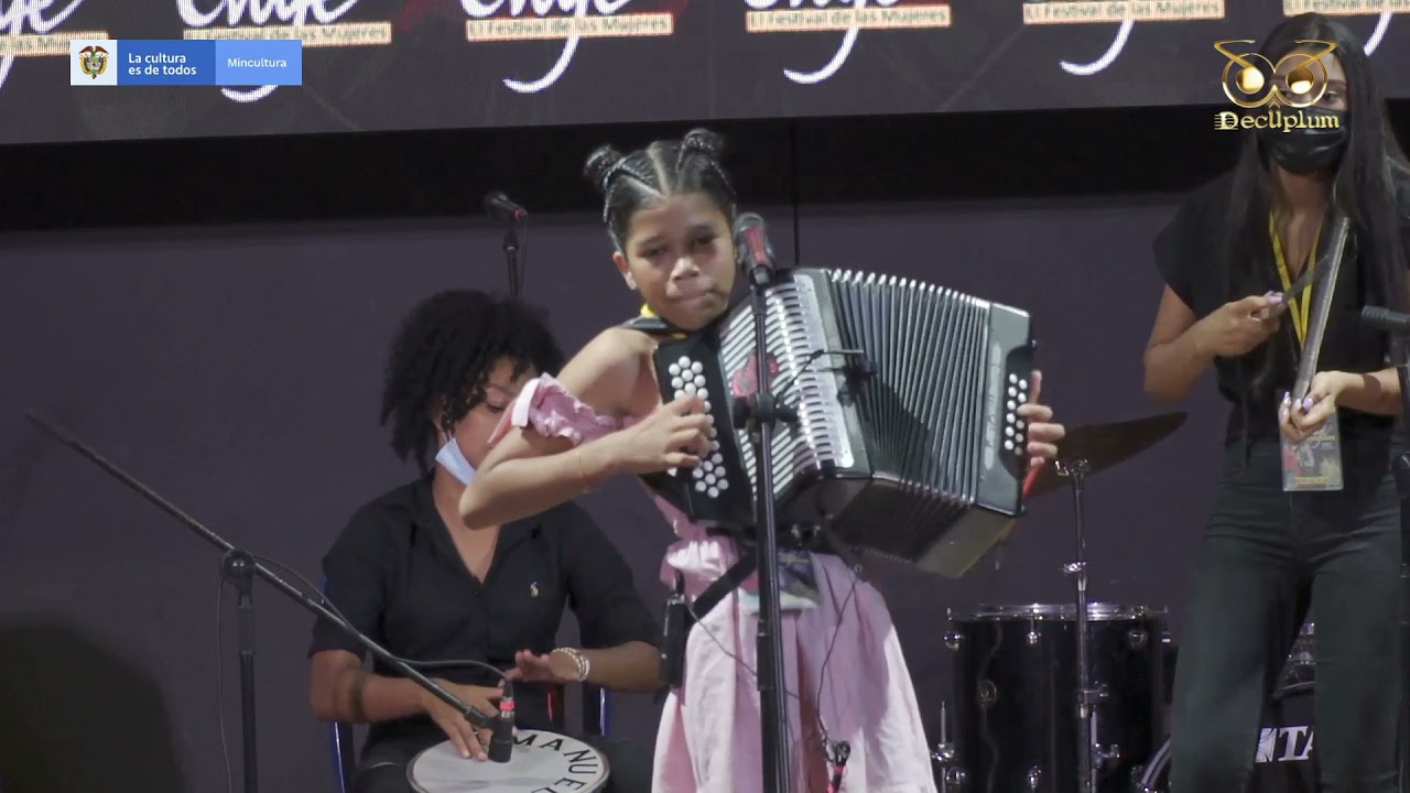 La Reina EVAFE Anny Gulfo   Puya