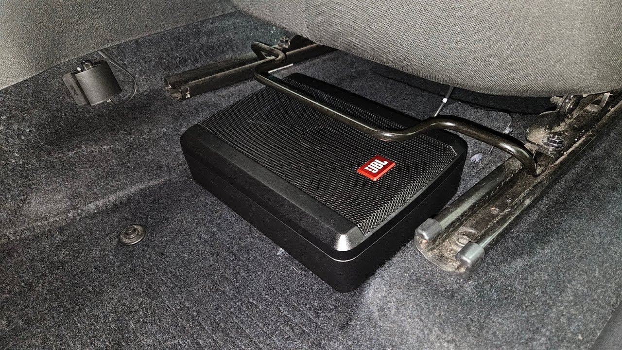 Subwoofer JBL SW68A no Volkswagen POLO MSI 2020
