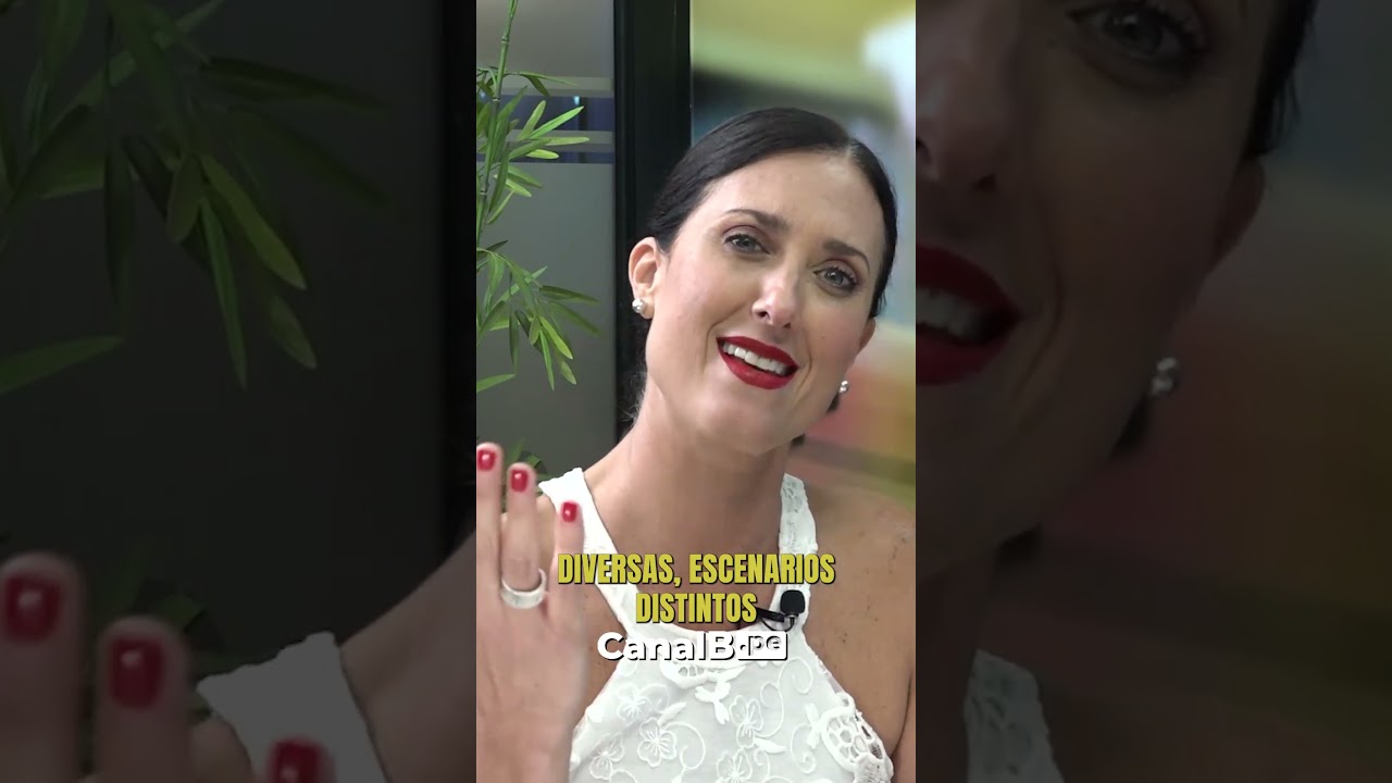 Mariana Fl&oacute;rez declama su poema 