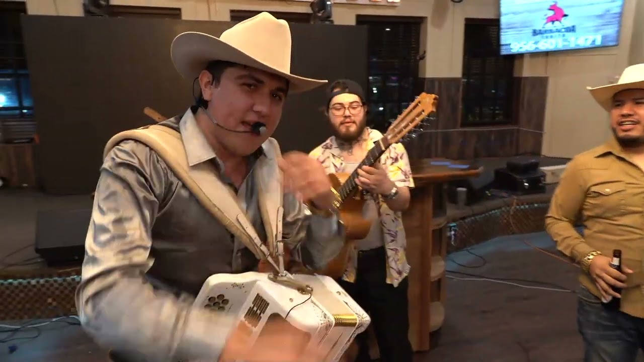 Salo Venegas_ Cocodrilo Graduado (envivo)