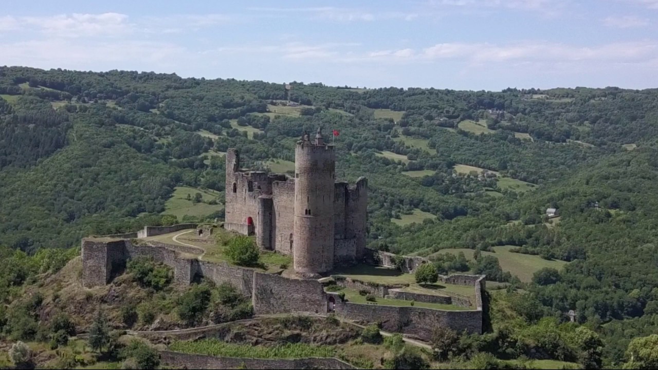 Château de Najac by drone (Cathar Castle)