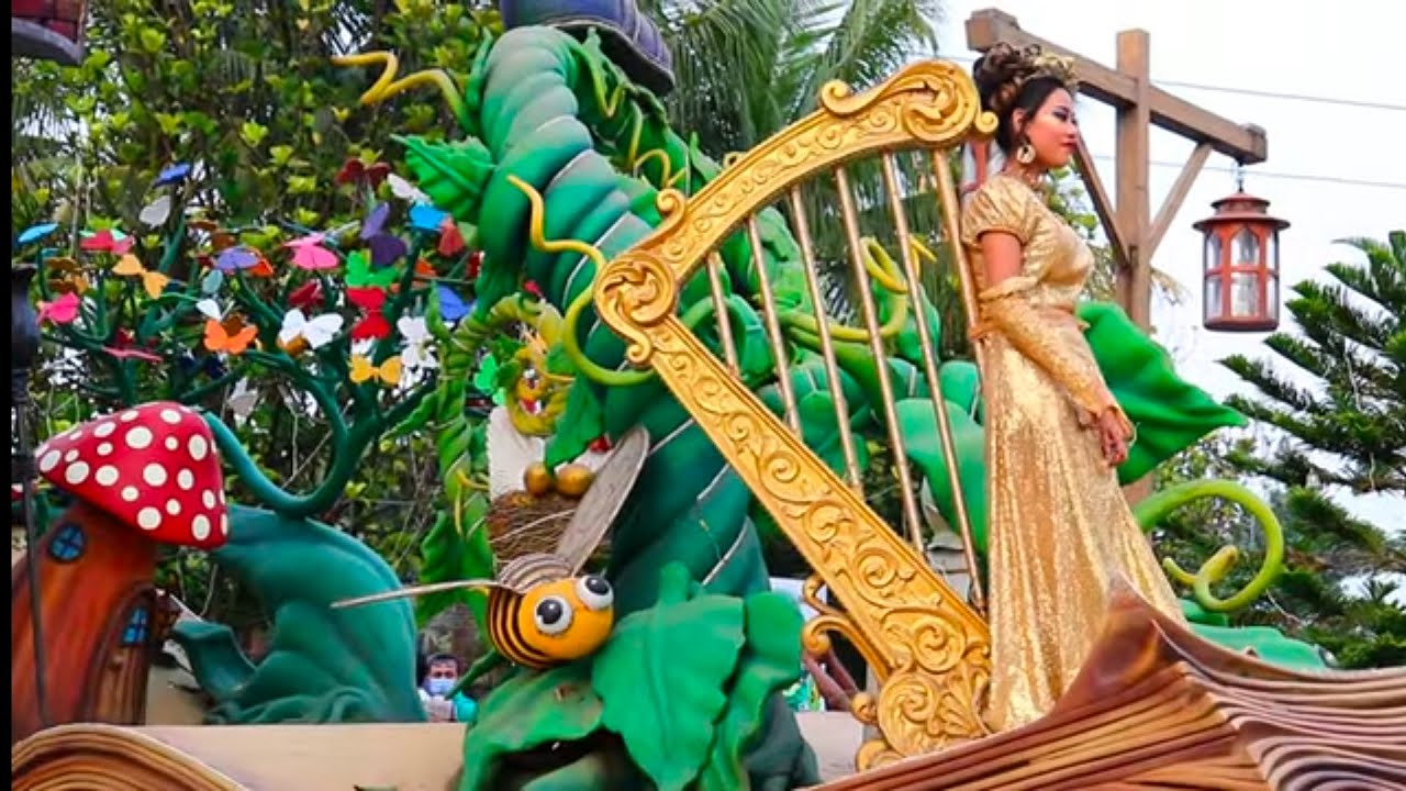 Imagica parade in evening.