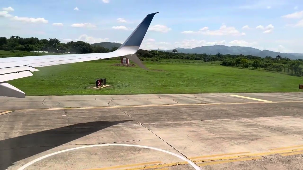 Taking off 003 (Honduras)