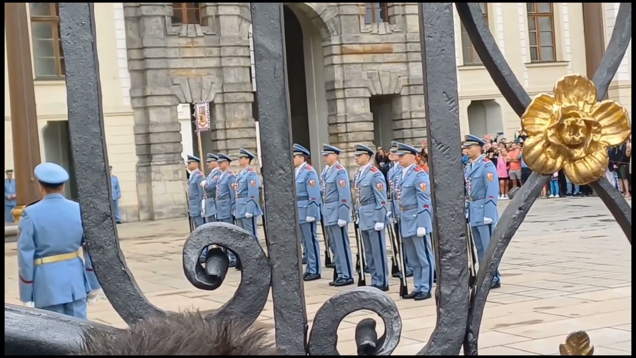 Praga. Zamek Praski. Zmiana warty