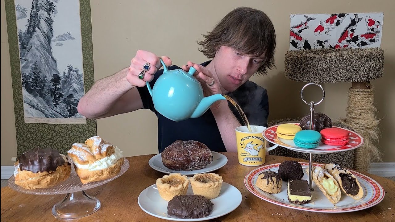 Eating a Bunch of Sweets From My Favorite Bakery