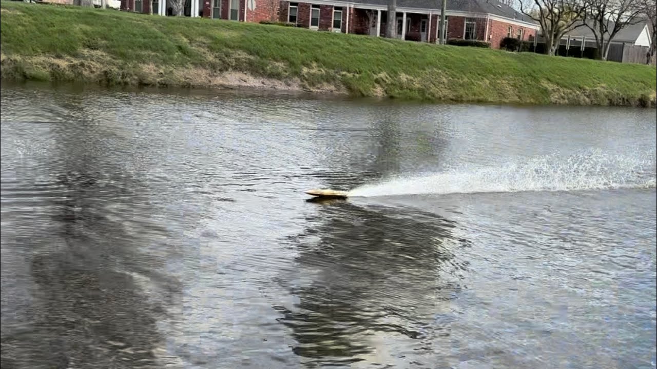 Уютный радиоуправляемый M500 снова в деле! И новый личный рекорд для лодки! 62@part.throttle 🤪