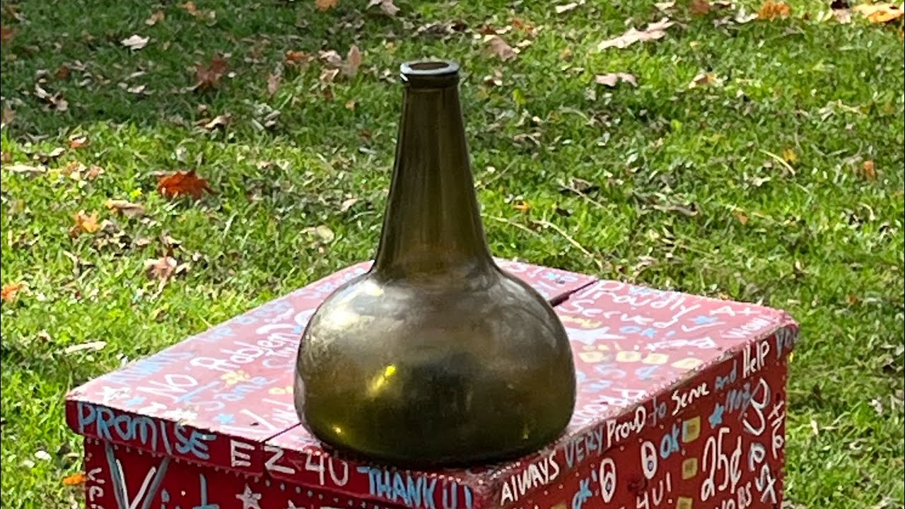 Primitive & Antique Dutch Glass Onion Hoof Bottle #antiquebottles #primitives #bottle #glass#antique